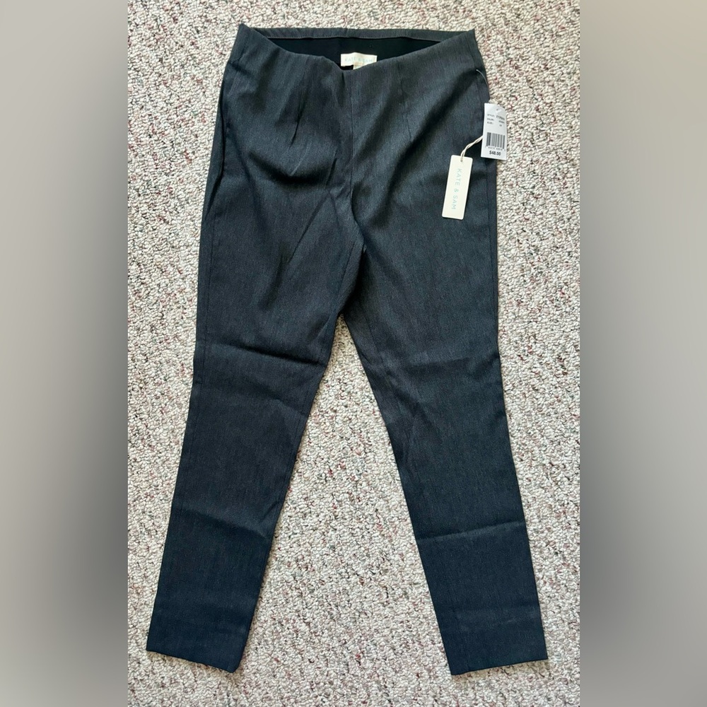 NWT- Stretch Dress Pants with Elastic Waist in Gray Size: 6S